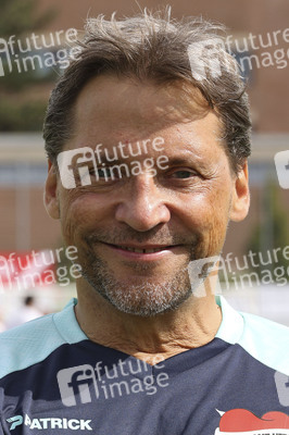 Benefiz-Fußballspiel 'Kicken mit Herz' 2023 in Hamburg