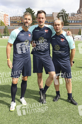 Benefiz-Fußballspiel 'Kicken mit Herz' 2023 in Hamburg