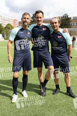 Benefiz-Fußballspiel 'Kicken mit Herz' 2023 in Hamburg