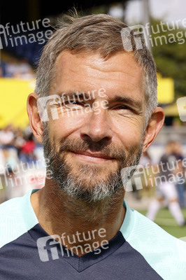 Benefiz-Fußballspiel 'Kicken mit Herz' 2023 in Hamburg