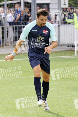 Benefiz-Fußballspiel 'Kicken mit Herz' 2023 in Hamburg