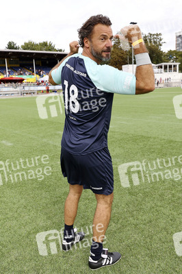 Benefiz-Fußballspiel 'Kicken mit Herz' 2023 in Hamburg