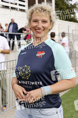 Benefiz-Fußballspiel 'Kicken mit Herz' 2023 in Hamburg