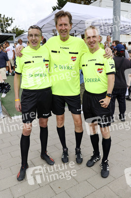 Benefiz-Fußballspiel 'Kicken mit Herz' 2023 in Hamburg