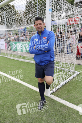 Benefiz-Fußballspiel 'Kicken mit Herz' 2023 in Hamburg