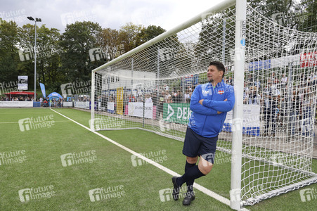 Benefiz-Fußballspiel 'Kicken mit Herz' 2023 in Hamburg