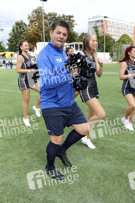 Benefiz-Fußballspiel 'Kicken mit Herz' 2023 in Hamburg