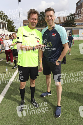 Benefiz-Fußballspiel 'Kicken mit Herz' 2023 in Hamburg