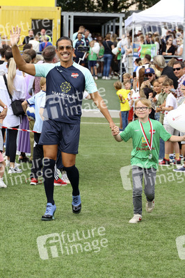 Benefiz-Fußballspiel 'Kicken mit Herz' 2023 in Hamburg
