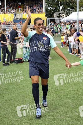 Benefiz-Fußballspiel 'Kicken mit Herz' 2023 in Hamburg