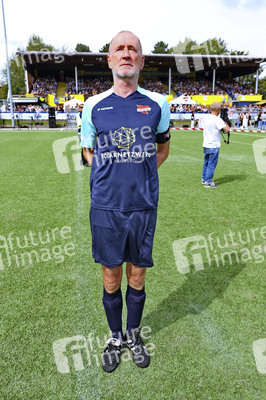 Benefiz-Fußballspiel 'Kicken mit Herz' 2023 in Hamburg