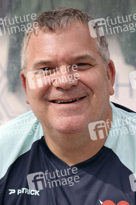 Benefiz-Fußballspiel 'Kicken mit Herz' 2023 in Hamburg