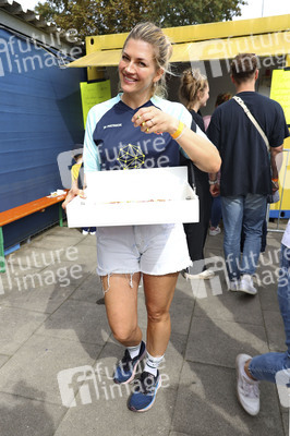 Benefiz-Fußballspiel 'Kicken mit Herz' 2023 in Hamburg