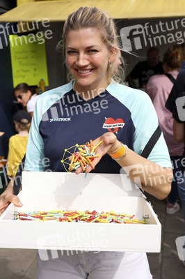 Benefiz-Fußballspiel 'Kicken mit Herz' 2023 in Hamburg