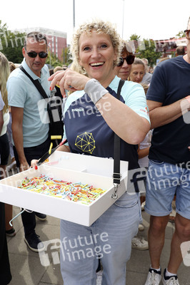 Benefiz-Fußballspiel 'Kicken mit Herz' 2023 in Hamburg