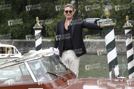 Abfahrt von Oliver Masucci am Hotel Excelsior, Internationale Filmfestspiele von Venedig 2023