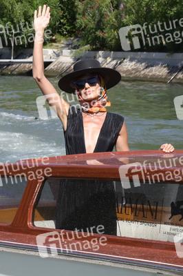 Ankunft von Nieves Álvarez am Hotel Excelsior, Internationale Filmfestspiele von Venedig 2023