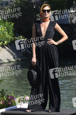 Ankunft von Nieves Álvarez am Hotel Excelsior, Internationale Filmfestspiele von Venedig 2023