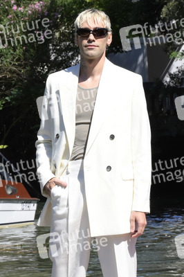 Ankunft von Mr. Rain am Hotel Excelsior, Internationale Filmfestspiele von Venedig 2023