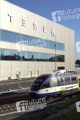 Start des eigenen Bahnshuttle zur Tesla Gigafactory 4 in Grünheide