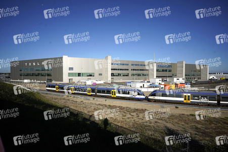 Start des eigenen Bahnshuttle zur Tesla Gigafactory 4 in Grünheide