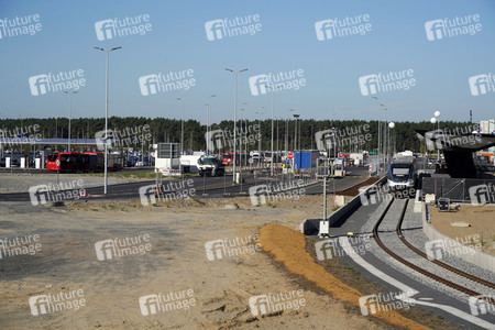 Start des eigenen Bahnshuttle zur Tesla Gigafactory 4 in Grünheide