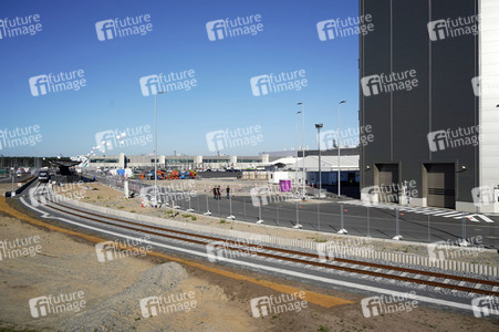 Start des eigenen Bahnshuttle zur Tesla Gigafactory 4 in Grünheide