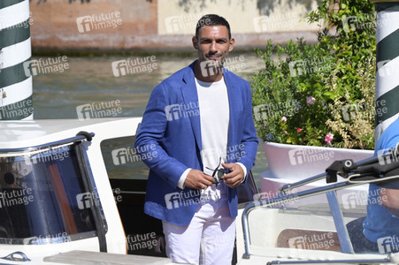 Ankunft von Francesco Arca am Hotel Excelsior, Internationale Filmfestspiele von Venedig 2023