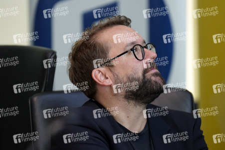 Podiumsdiskussion 'Bring Back Kids to Ukraine: Die Entführung ukrainischer Kinder' in Berlin