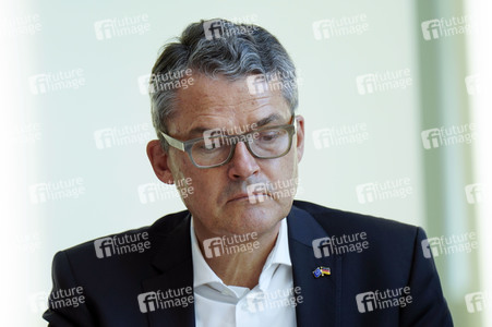Podiumsdiskussion 'Bring Back Kids to Ukraine: Die Entführung ukrainischer Kinder' in Berlin