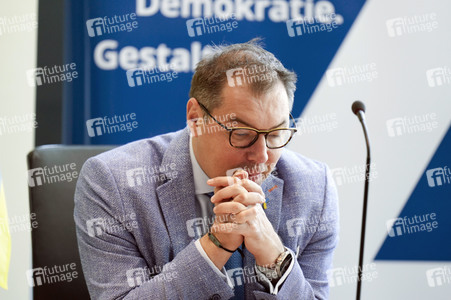 Podiumsdiskussion 'Bring Back Kids to Ukraine: Die Entführung ukrainischer Kinder' in Berlin
