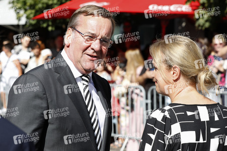 Boris Pistorius und Prinz Harry besuchen das Rathaus in Düsseldorf