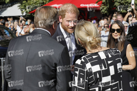 Boris Pistorius und Prinz Harry besuchen das Rathaus in Düsseldorf