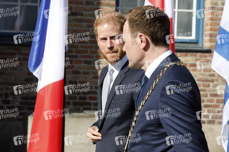 Boris Pistorius und Prinz Harry besuchen das Rathaus in Düsseldorf