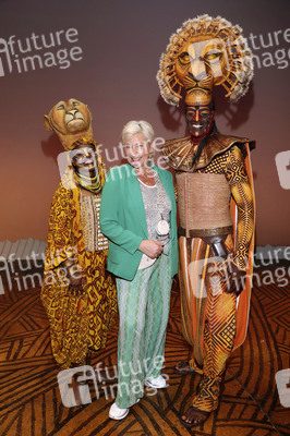 Besuch von Claudia Jung beim Musical 'Der König der Löwen' in Hamburg