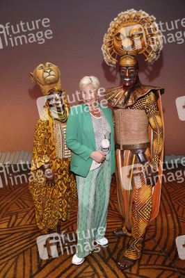 Besuch von Claudia Jung beim Musical 'Der König der Löwen' in Hamburg