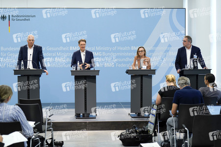 Pressekonferenz zu den Ergebnissen des Runden Tischs Long Covid in Berlin