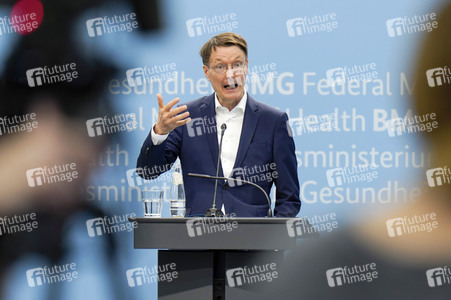 Pressekonferenz zu den Ergebnissen des Runden Tischs Long Covid in Berlin
