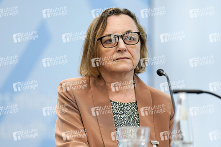 Pressekonferenz zu den Ergebnissen des Runden Tischs Long Covid in Berlin