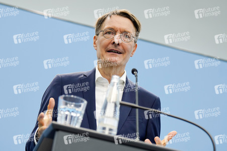 Pressekonferenz zu den Ergebnissen des Runden Tischs Long Covid in Berlin