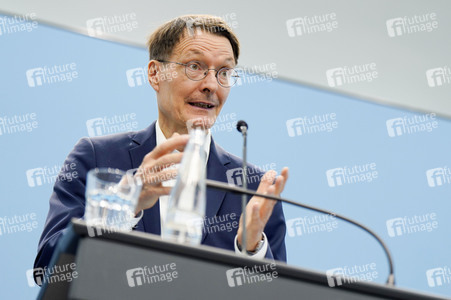 Pressekonferenz zu den Ergebnissen des Runden Tischs Long Covid in Berlin