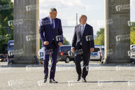 Vitali Klitschko und Kai Wegner am Brandenburger Tor