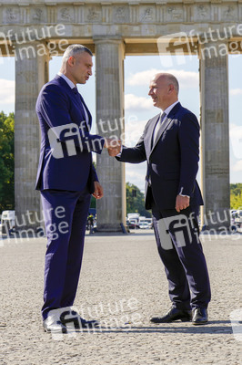 Vitali Klitschko und Kai Wegner am Brandenburger Tor
