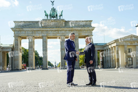 Vitali Klitschko und Kai Wegner am Brandenburger Tor