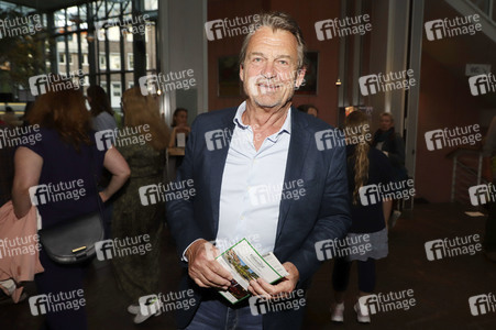 Theaterpremiere 'Falsche Schlange' in Hamburg