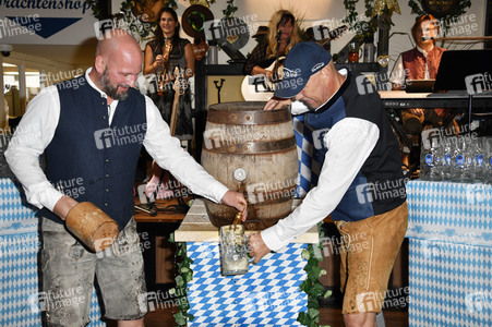 Wiesn Anstich 2023 im Hofbräu Berlin