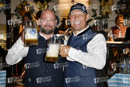 Wiesn Anstich 2023 im Hofbräu Berlin
