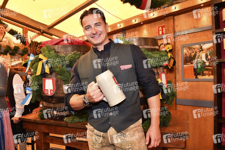 Wiesn Anstich im Schottenhamel Festzelt auf dem Oktoberfest 2023 in München
