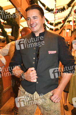Wiesn Anstich im Schottenhamel Festzelt auf dem Oktoberfest 2023 in München