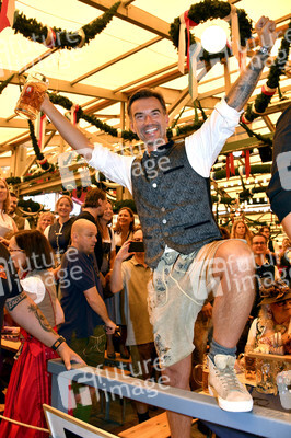 Wiesn Anstich im Schottenhamel Festzelt auf dem Oktoberfest 2023 in München